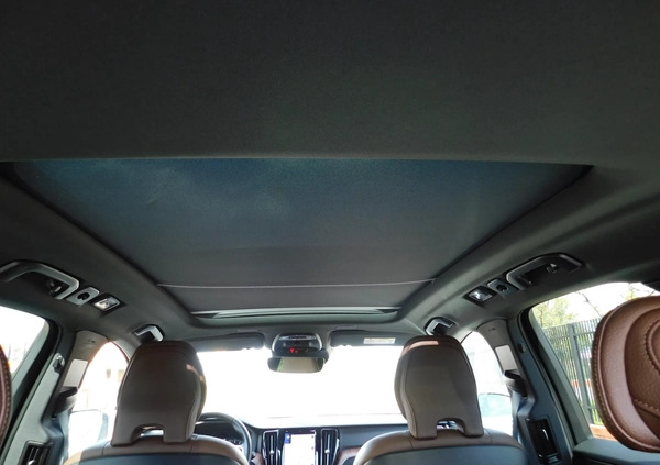 Volvo XC 60 cena 129980 przebieg: 160000, rok produkcji 2020 z Serock małe 211